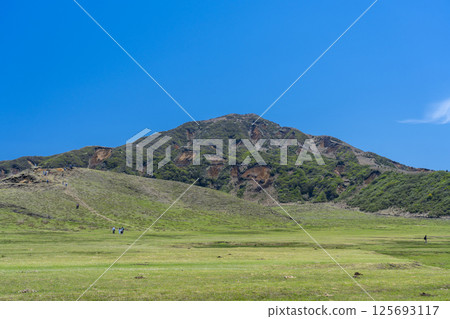 Kusasenrigahama Beach on the Aso Plateau 125693117
