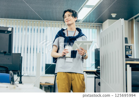 Male engineer working in the office 125695994