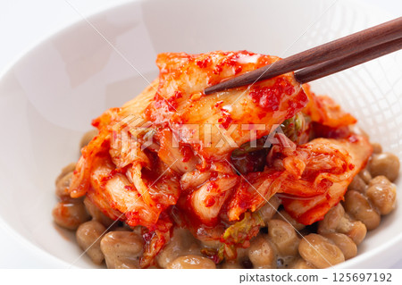 Natto kimchi 125697192