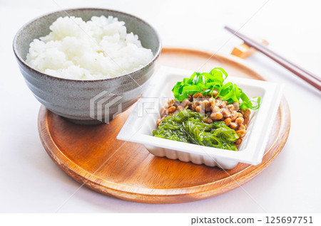 Rice and Mekabu Natto 125697751