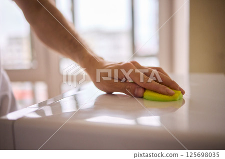 Learn to sanitize a sponge in the microwave for optimal kitchen cleanliness and hygiene Learn to sanitize a sponge in the microwave for optimal kitchen cleanliness and hygiene 125698035