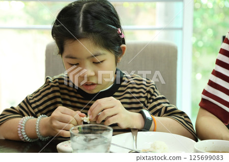Having Lunch with Family Having Lunch with Family 125699083