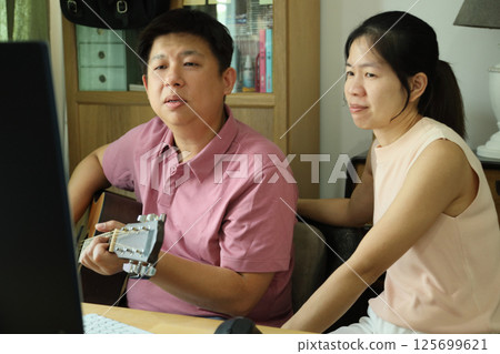 East Asian Couple East Asian Couple 125699621