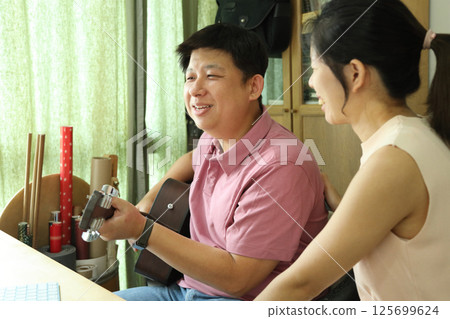 East Asian Couple 125699624