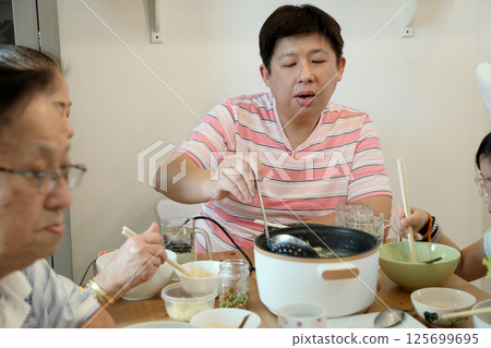 East Asian Family 125699695