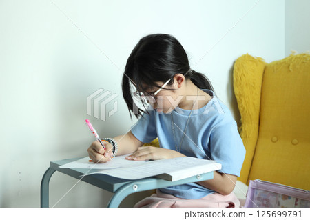 East Asian Girl 125699791