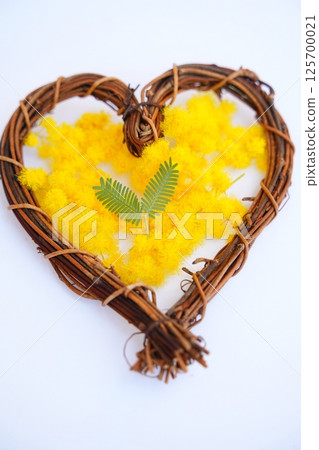 Mimosa heart arrangement Mimosa heart arrangement 125700021