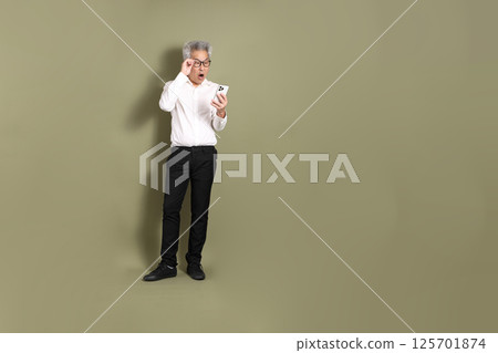 Active Senior Businessman 125701874