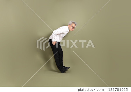 Active Senior Businessman 125701925