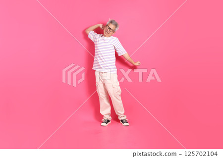 Active Senior Man 125702104