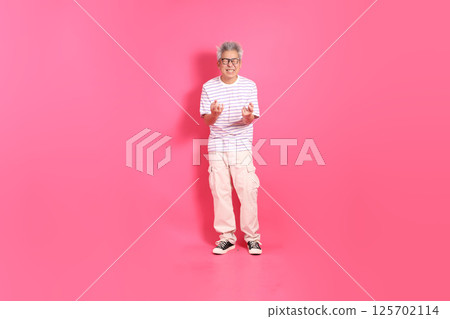 Active Senior Man Active Senior Man 125702114