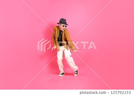 Active Senior Man Active Senior Man 125702153