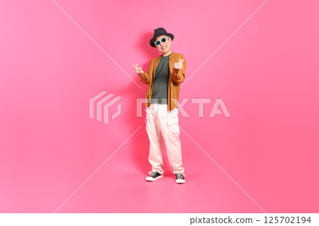 Active Senior Man Active Senior Man 125702194