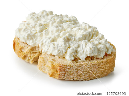 bread slice with cottage cheese 125702693