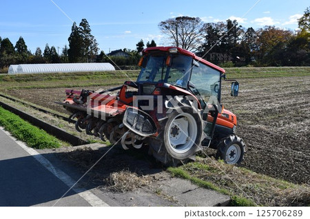 Agricultural machinery tractor 125706289