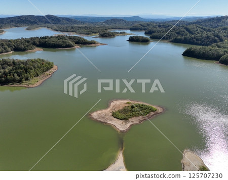 [Hokkaido from the sky] A moment of summer at Lake Shumarinai 125707230