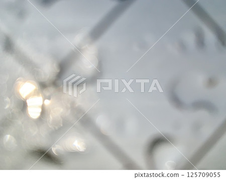 庫存照片: 水滴的圖像在窗戶的 125709055