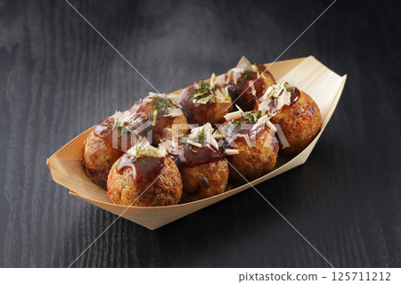 Steaming takoyaki 125711212