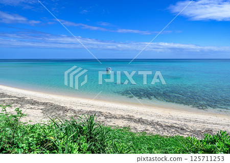 Ishigaki Island's pure white sandy beaches 125711253