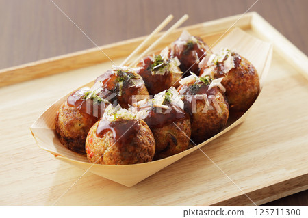 Delicious Osaka takoyaki 125711300