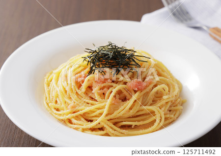 鱈魚子海藻義大利麵 125711492