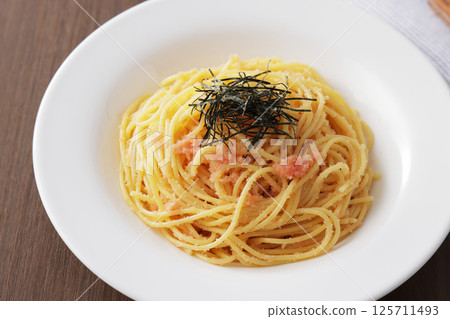 鱈魚子海藻義大利麵 125711493