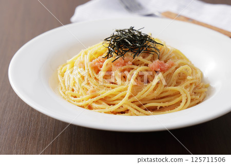鱈魚子海藻義大利麵 125711506