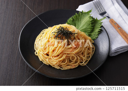 鱈魚子海藻義大利麵 125711515