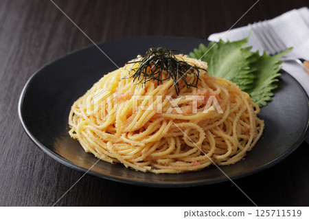 鱈魚子海藻義大利麵 125711519