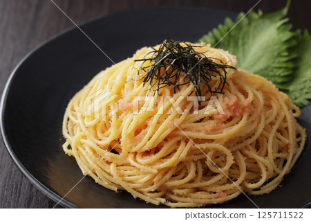 鱈魚子海藻義大利麵 125711522