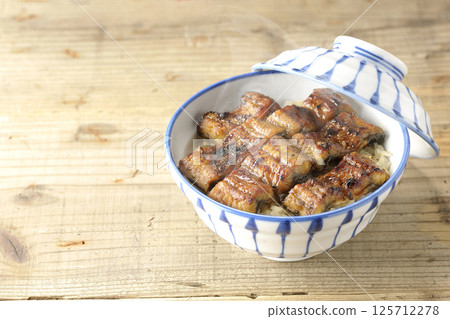 Hot eel bowl Hot eel bowl 125712278