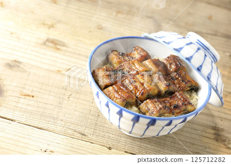 熱鰻魚飯 熱鰻魚飯 125712282