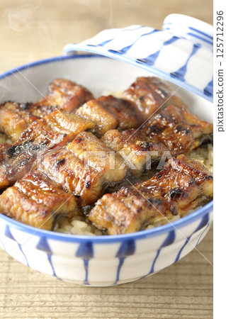 Hot eel bowl Hot eel bowl 125712296