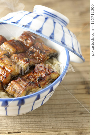 Hot eel bowl 125712300