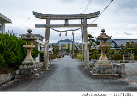 山口縣防府市大崎一宮玉洲神社第一鳥居 山口縣防府市大崎一宮玉洲神社第一鳥居 125712823