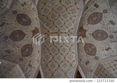 清真寺天花板、馬賽克瓷磚 125713180