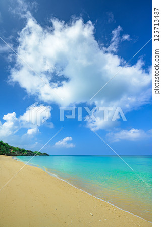 Ishigaki Island welcomes you with the midsummer sun and blue sea - Digital detox 125713487
