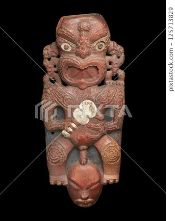 Maori Tekoteko Gable Figure - 1820s Tribal Art from Te Arawa Maori Tekoteko Gable Figure - 1820s Tribal Art from Te Arawa 125713829