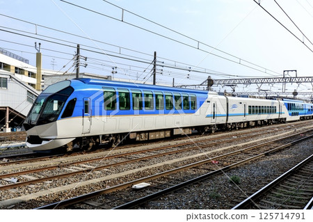 停泊在富吉檢驗場的近鐵「島風」觀光特快列車 停泊在富吉檢驗場的近鐵「島風」觀光特快列車 125714791