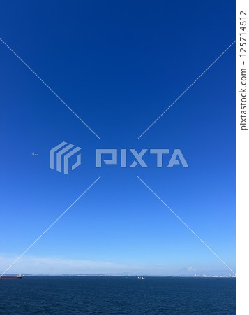 天空和大海 125714812