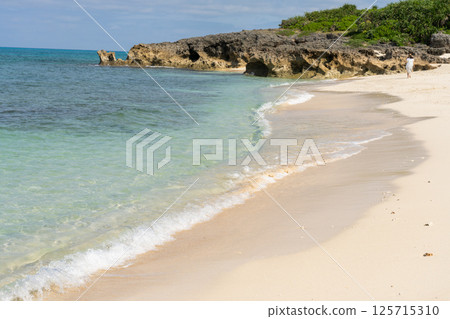 Beautiful beach at Musununhama on Kurima Island 125715310