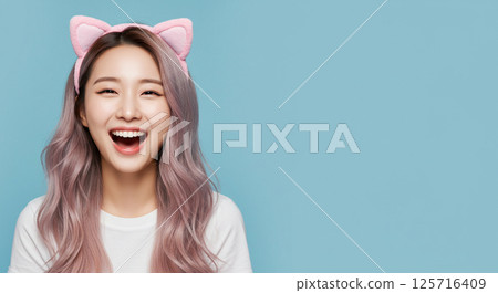 Cat ears and a smile: a moment filled with kindness 125716409