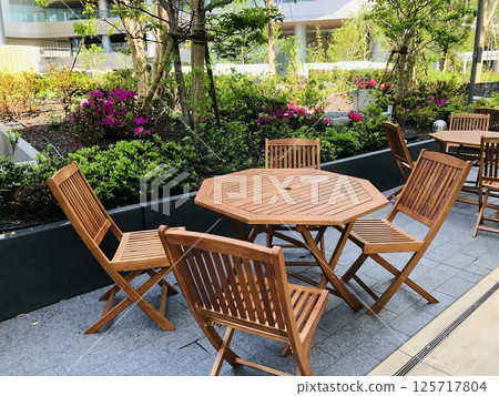 Outdoor space table and chairs 125717804