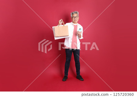 Active East Asian Man Active East Asian Man 125720360