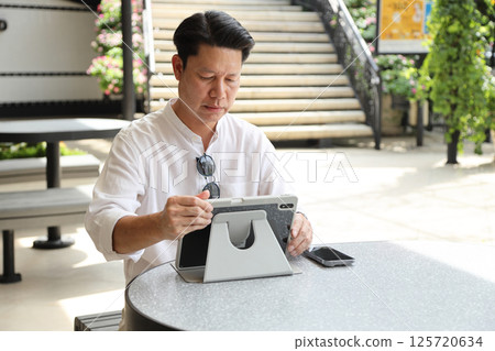 Asian Busimess People 125720634