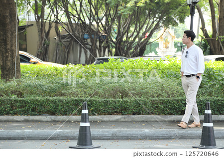 Asian Busimess People Asian Busimess People 125720646