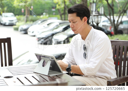 Asian Busimess People 125720665