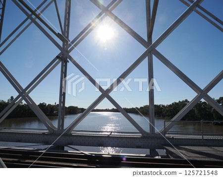Alexandra Bridge over the Fitzroy River, Rockhampton, Australia Alexandra Bridge over the Fitzroy River, Rockhampton, Australia 125721548