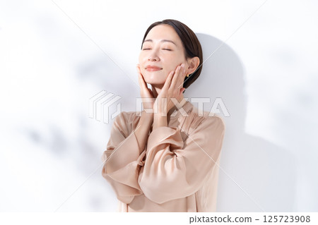 Sunshine Beauty Summer 125723908