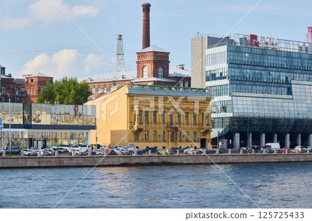 Exploring Historic Architecture by the Water within a Vibrant Urban Landscape Setting Exploring Historic Architecture by the Water within a Vibrant Urban Landscape Setting 125725433